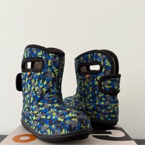 Bogs Toddler size 7